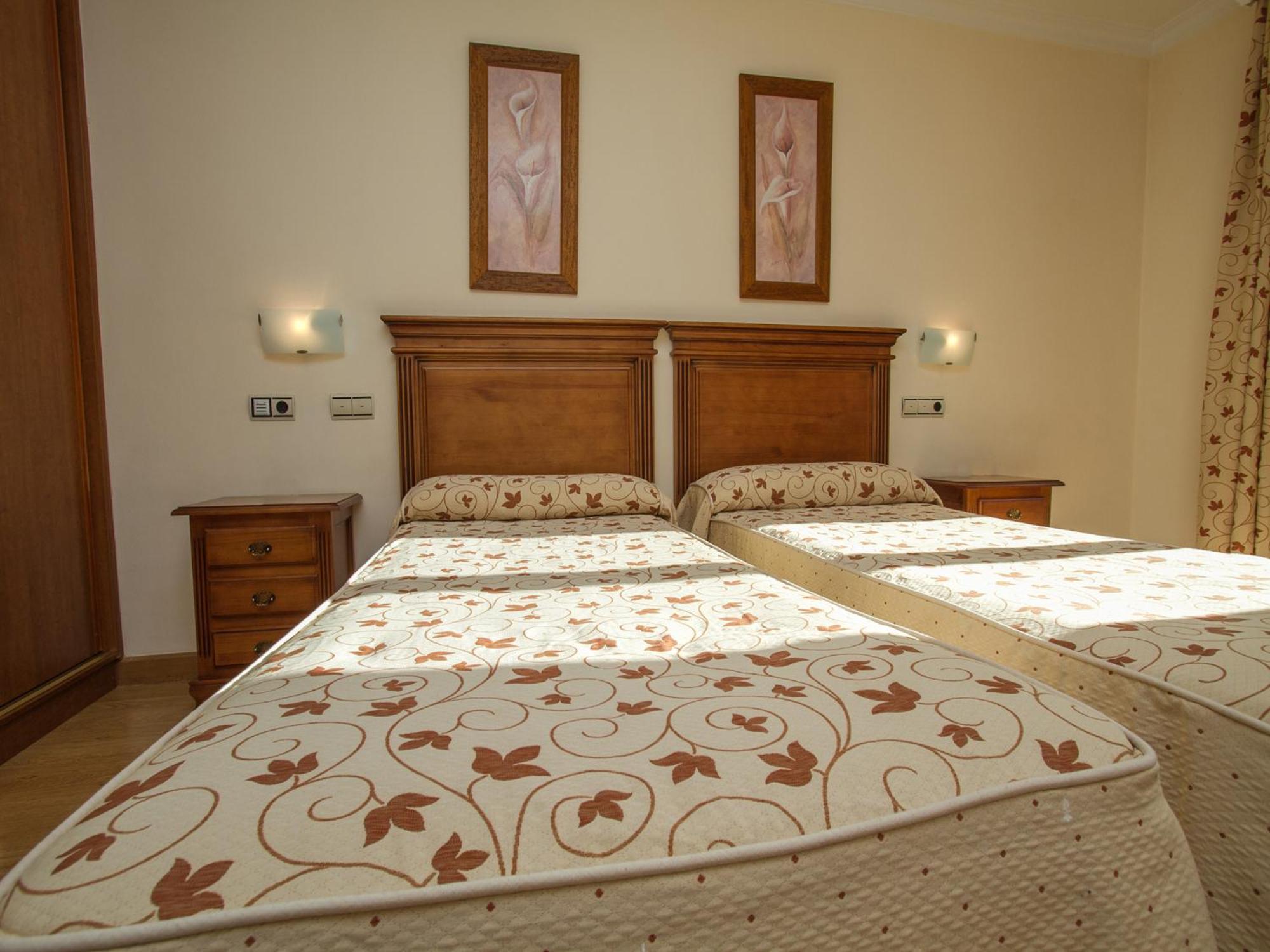 La Higuera Hotel เกวคาร์-เซียร์รา ภายนอก รูปภาพ